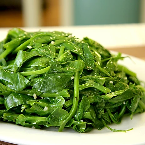 蒜蓉大豆苗__Sauteed Garlic Pea Shoots